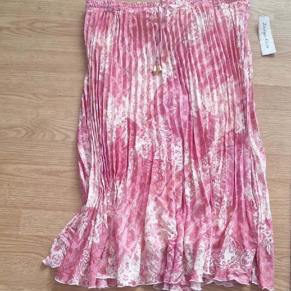 Pink Pleated Women's Skirt